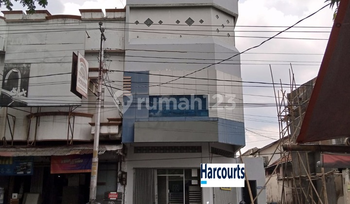 Good 4-Storey Shop House in the City Center, Strategic Location in Serengan, Solo