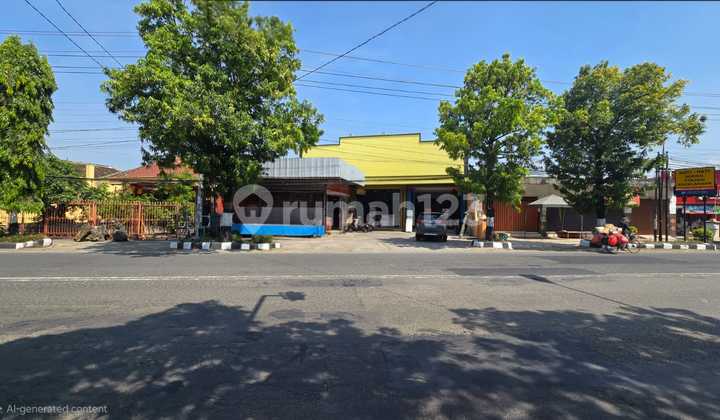 Building Materials Store and Swiftlet Nest Building on Sukowati Main Road, Sragen Building Materials Store and Swiftlet Nest Building on Sukowati Main Road, Sragen