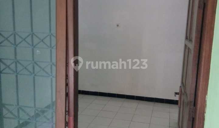 Simple Ready-to-occupy House in Favorite Housing Near The Park Mall & Pakuwon, Solo Baru