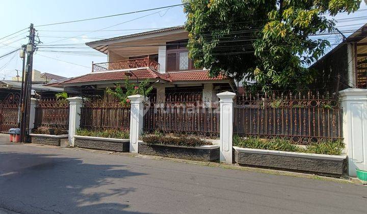 Rumah 2 Lantai Bagus Mewah Tengah Kota Solo  1