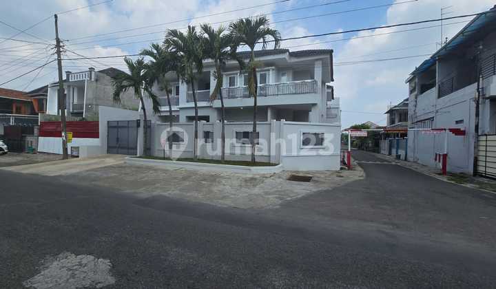 Rumah 2 Lantai Baru Mewah Modern Bangunan Berkualitas Di Banyuanyar Banjarsari Solo 2