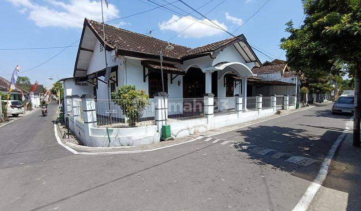 Rumah Bgus Hook Siyab Huni di Colomadu Solo  1