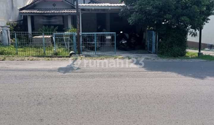 Rumah Hitung Tanah Pinggir Jalan Raya Provinsi Di Mojosongo, Solo