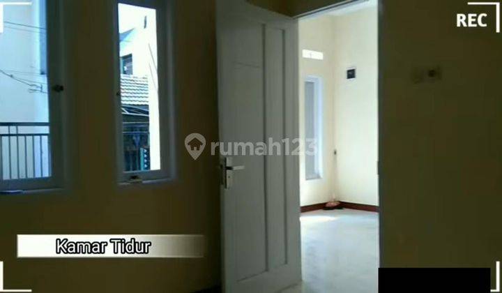 Turun Harga Rumah Gandeng Minimalis 2 Lt di Pondok Ungu Permai 2