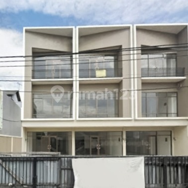 Ruko 3 Lt Lokasi Strategis Siap Huni di Jatinegara Jakarta Timur Ruko 3 Lt Lokasi Strategis Siap Huni di Jatinegara Jakarta Timur