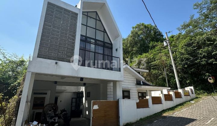 Dijual Rumah Mewah Siap Huni Semi Furnished 1