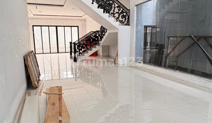 Beautiful House for Sale in Sukajadi, Batam, Move-In Ready with Swimming Pool 2