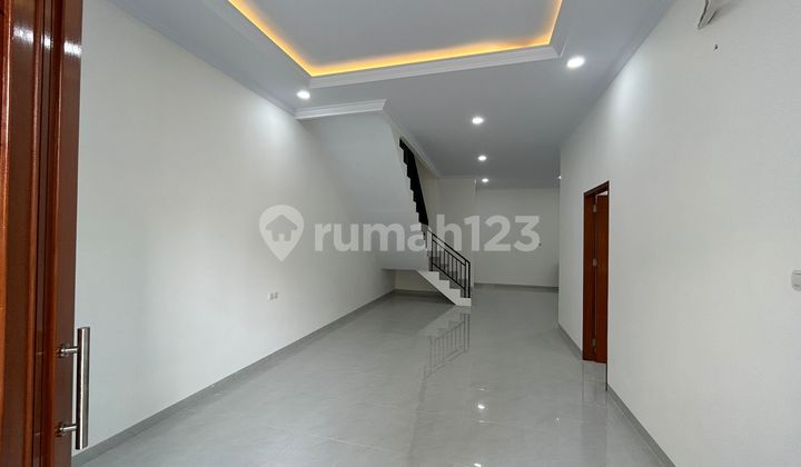 Dijual Rumah Brand New di Muara Karang 2