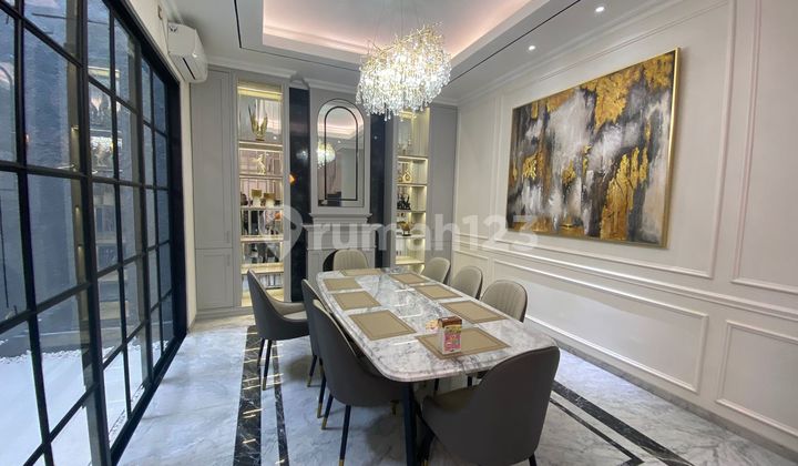 Dijual Rumah di Crown Golf Boulevard Pik