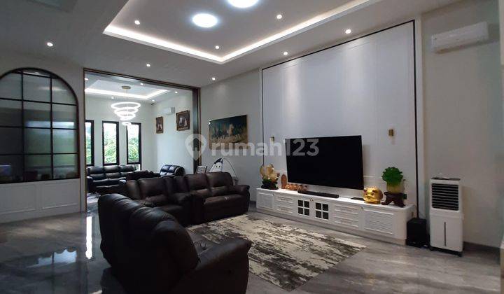 Rumah di Crown Golf Boulevard Pik Full Furnished 2