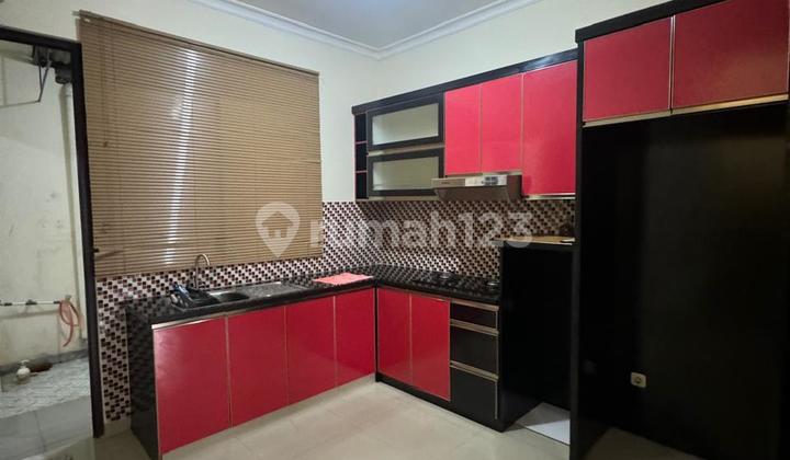 Dijual Cepat Rumah di Casa Jardin. Luas 6x15m. Semi Furnish 2