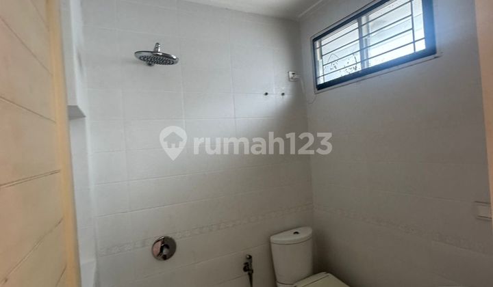 Dijual Rumah di Golf Lake, Cluster Favorite Semi Furnish 2