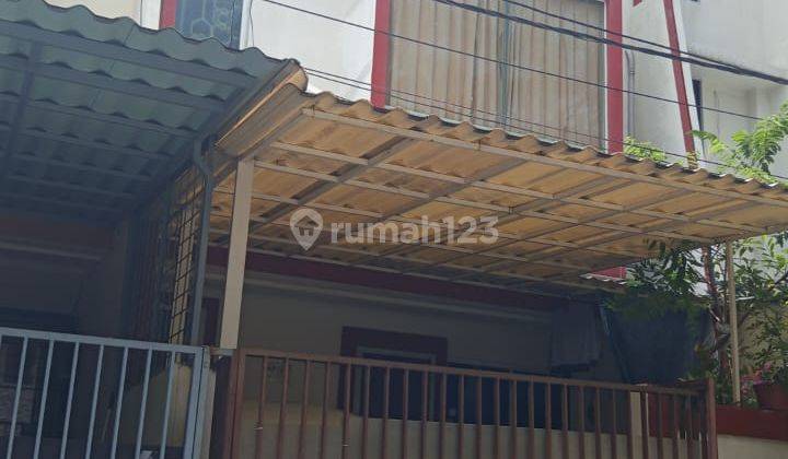 Rumah 3 Lantai Bagus di Green Ville, Jakarta Barat 1