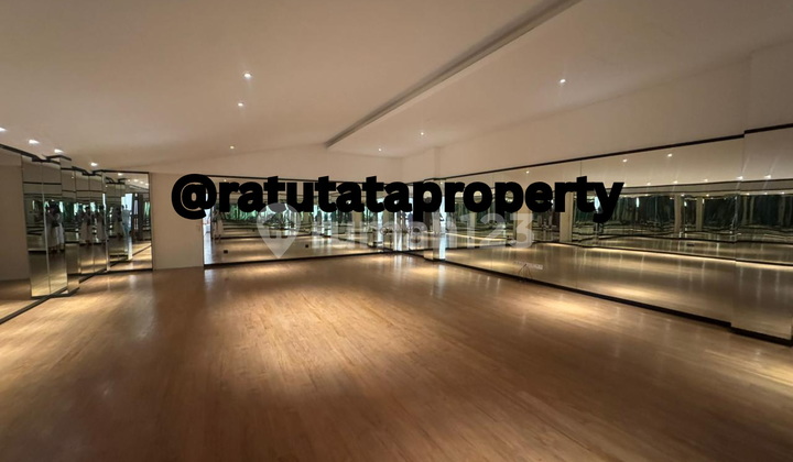 Luxury House in Pantai Indah Kapuk. Ready to Live In Fully Furnished. 2