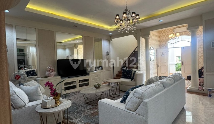 Dijual Rumah di Raffles Hills Cibubur 3 Lantai Furnish Luas 10X20m Dijual Rumah di Raffles Hills Cibubur 3 Lantai Furnish Luas 10X20m