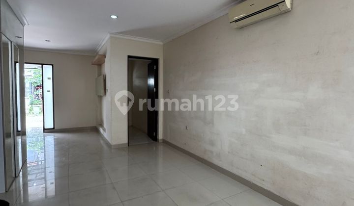 Disewakan Rumah di Casa Jardin. Luas 6X15m Disewakan Rumah di Casa Jardin. Luas 6X15m