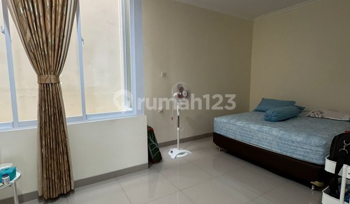 Dijual Rumah Bagus Rapih di Casa Jardin. Luas 6X15m. Furnish 2