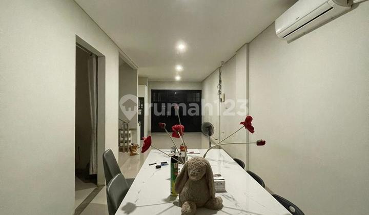 Rumah Bagus minimalis di Manyar Pantai Indah Kapuk. Luas 7x17 