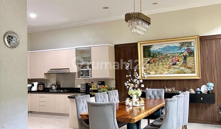 The minimalist house in Green Garden is very neat and move-in ready.