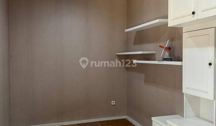 Rumah 2 Lantai Bagus di Casa Jardin, Semi Furnish 2