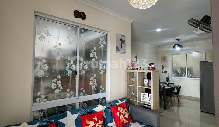 Dijual Rumah Bagus Rapih di Casa Jardin. Luas 6X15m. Furnish