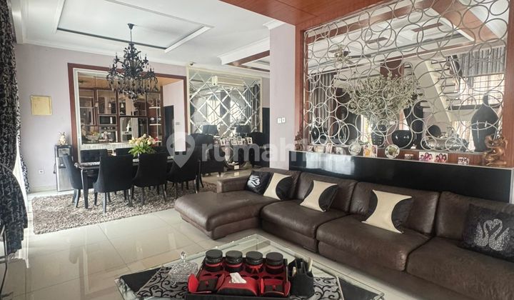 Dijual Rumah Mewah Minimalis di PIK, Full Furnish, ada Kolam Renang