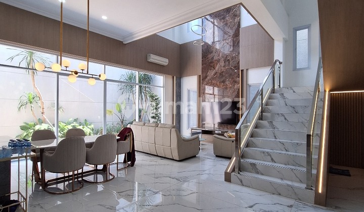 Rumah Mewah di Pantai Indah Kapuk. Full Furnish Siap Huni