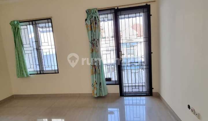 Dijual Rumah Bagus Siap Huni di Duta Garden Tangerang. Shm