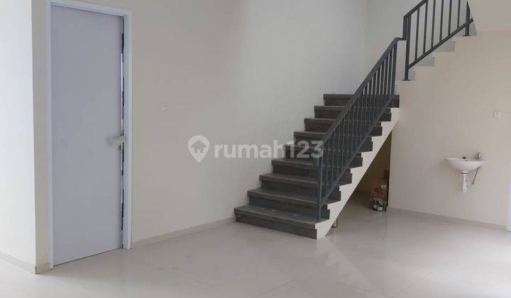 Dijual Rumah Baru Simpang Darmo Permai Selatan, 2 Lantai 2