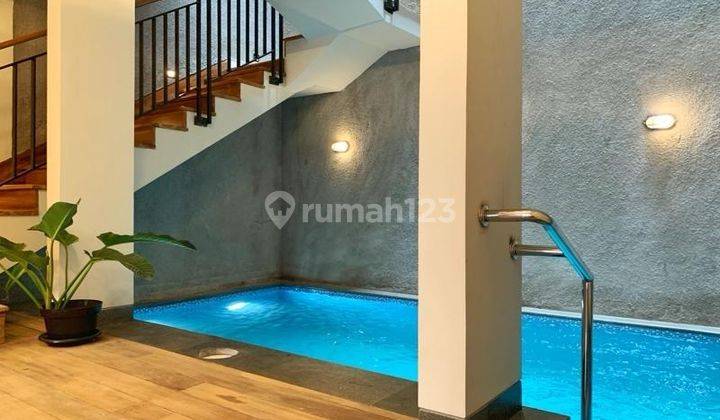 Rumah Baru Dengan Privat Pool Di Area Salemba Dekat Ke Menteng