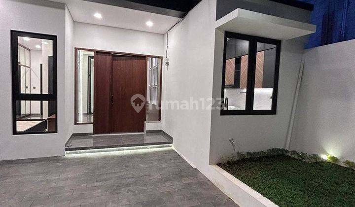 Rumah 3 Lantai Furnished SHM di Cinere, Depok 2