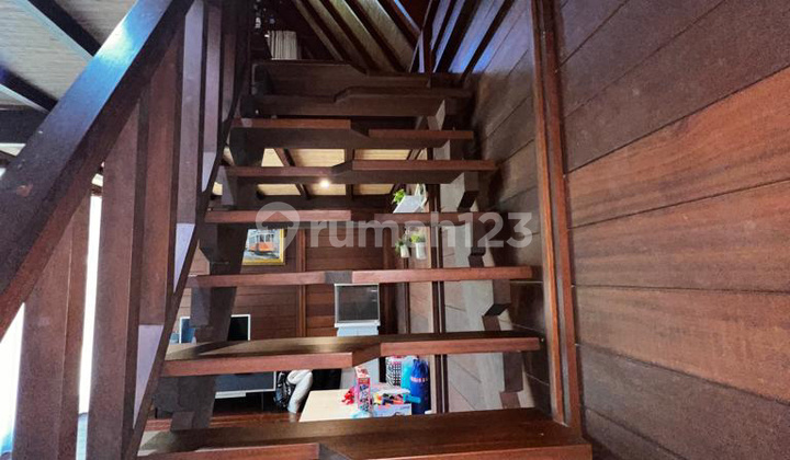 MINIMALIST HOUSE PLUS WOODEN PAVILION IN PECATU 13