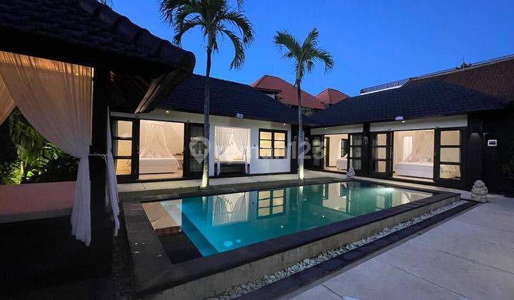 3 Bedrooms Classic Modern Villa At Seminyak  1