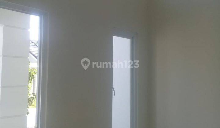 Rumah SHM di Summarecon Karawang, Karawang Timur 2
