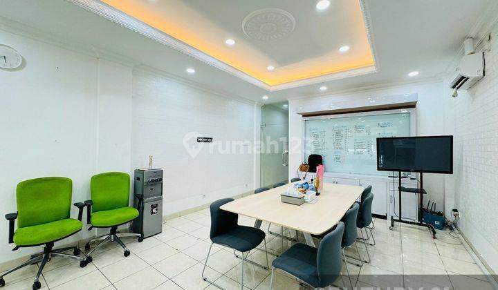 Ruko Dengan Lokasi Bagus Di Jl DR Soepomo Tebet Jakarta Selatan 2