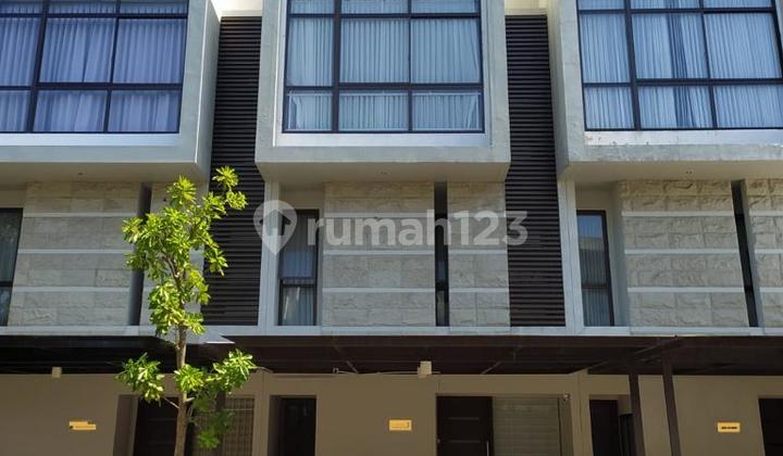 JUAL RUMAH 3 LT GRAHA NATURA SURABAYA ELITE DAN CANTIK 1