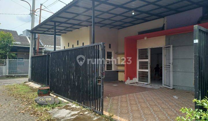 Rumah Sertifikat Hak Milik di Golden Berry, Gresik 1