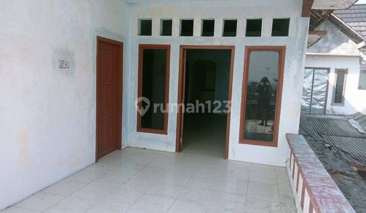 Rumah 2 Lantai Butuh Renovasi SHM di Gonjo, Ds Mojorejo, Lamongan 2