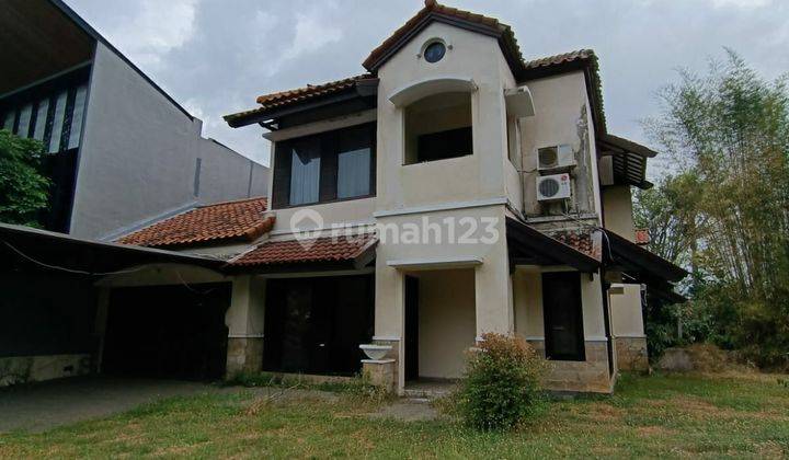 Rumah bagus siap huni di  Citraland Crystal Golf 2