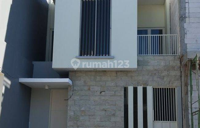 Rumah 2 Lantai Bagus SHM di Kalijaran, Surabaya 1