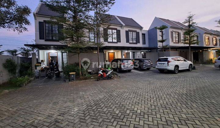 Rumah 2 Lantai Bagus SHM di Grand Harvest Caspia, Surabaya 1