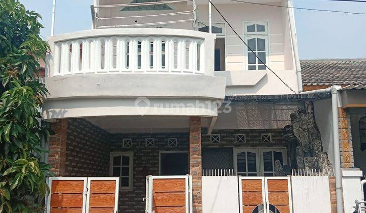 Rumah 2 Lantai Bagus SHM di Taman Pinang Asri, Sidoarjo 1