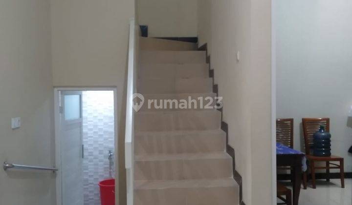 Rumah 2 Lantai Bagus Semi Furnished SHM di Bukit Tengger Regency, Surabaya 2