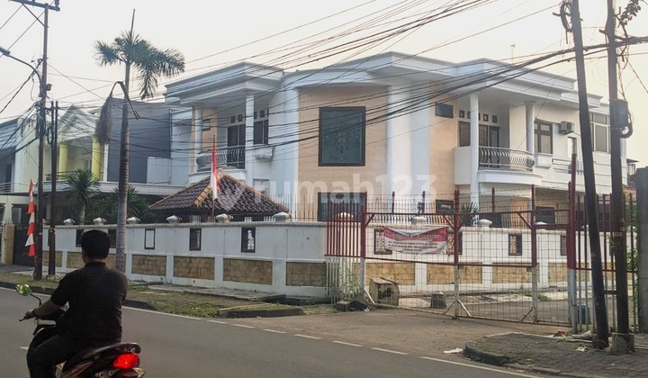 A well-maintained, ready-to-occupy hook house in Citra Garden 1, 0049 Jah.