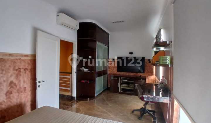 Rumah bagus rapih siap huni di Puri Mansion, 0031 Mar 2