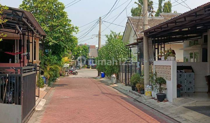 tampak depan rumah bagus rapih siap huni