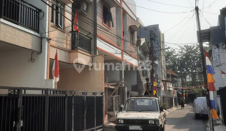 Minimalist house located in a strategic area in Tanjung Duren, 0002 Joe. 2