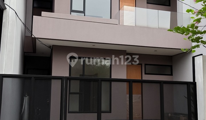 Rumah Minimalis Bagus Siap Huni di Kalideres Permai, 0029 Skw