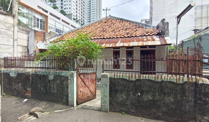 Rumah 1 Lantai 3 Kamar di Daerah Tanah Abang, 0002 Chr 1