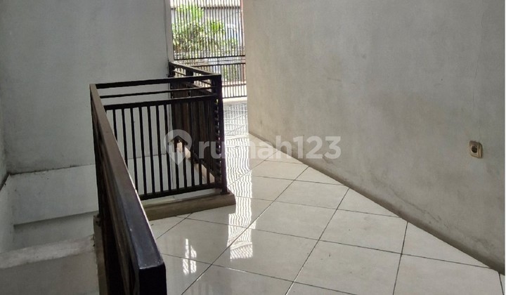 Rumah bagus siap huni di Komp. PTB Duren Sawit, 0034 Gal 2